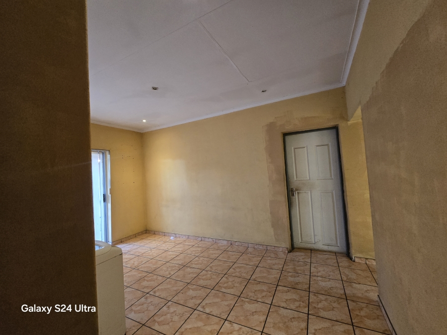 5 Bedroom Property for Sale in Tasbet Park Ext 1 Mpumalanga