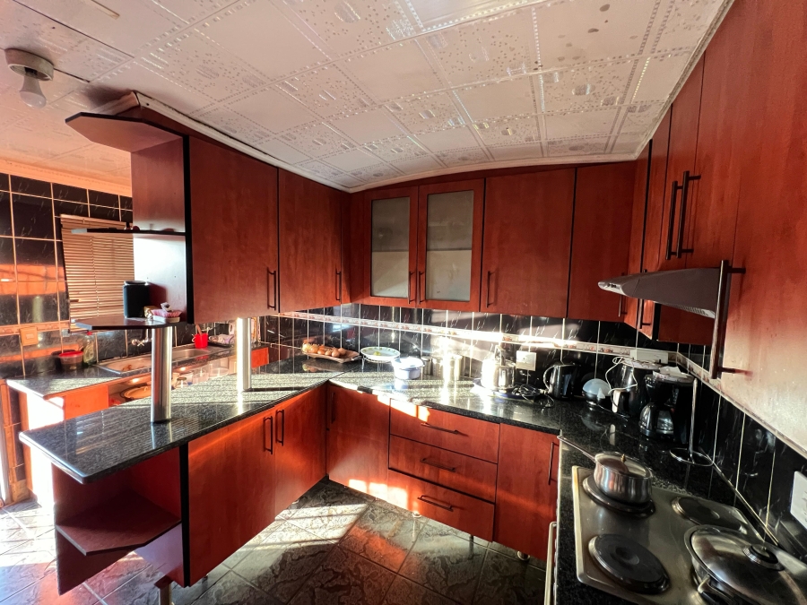 4 Bedroom Property for Sale in Stonehenge Mpumalanga