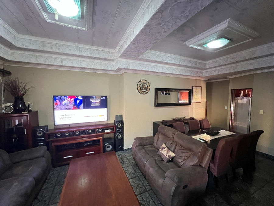 4 Bedroom Property for Sale in Stonehenge Mpumalanga