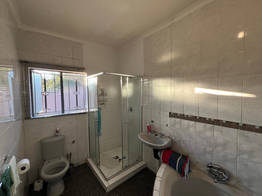 4 Bedroom Property for Sale in Stonehenge Mpumalanga