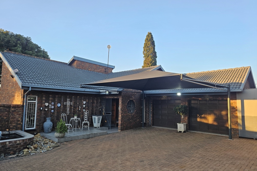 4 Bedroom Property for Sale in Aerorand Mpumalanga
