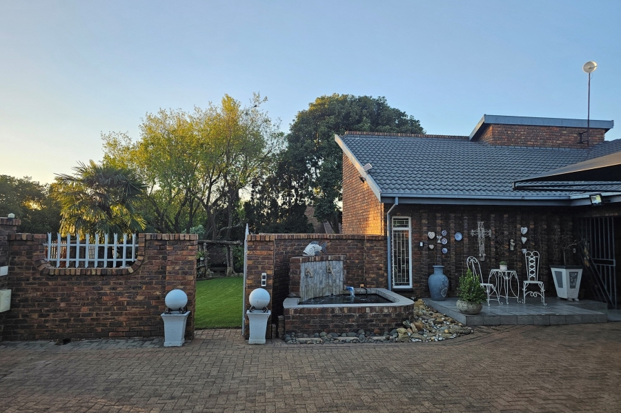 4 Bedroom Property for Sale in Aerorand Mpumalanga