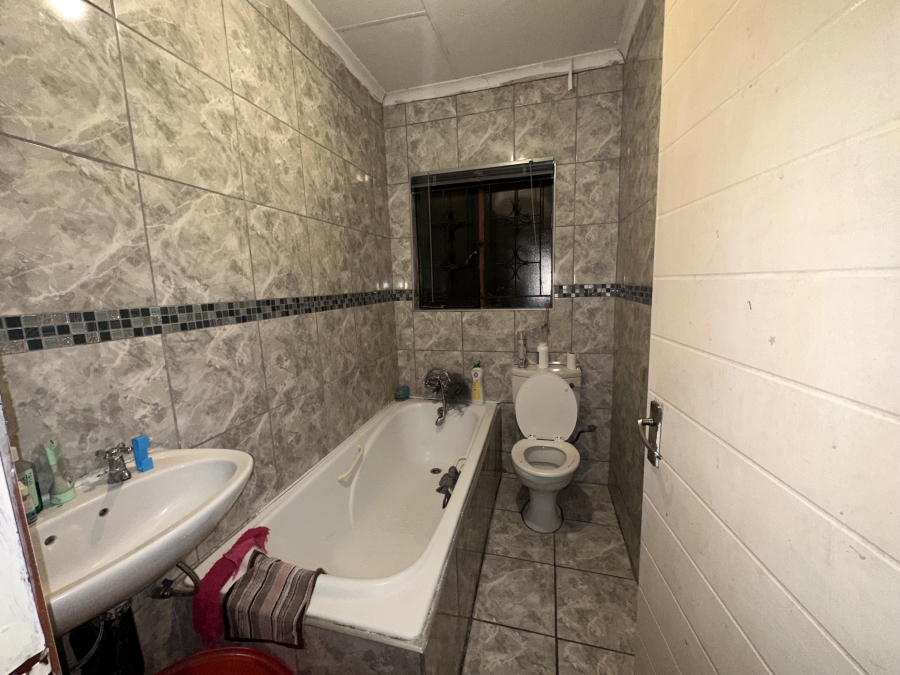 2 Bedroom Property for Sale in Kamagugu Mpumalanga