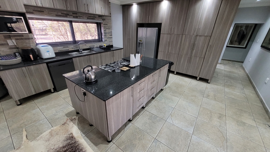 4 Bedroom Property for Sale in Marloth Park Mpumalanga
