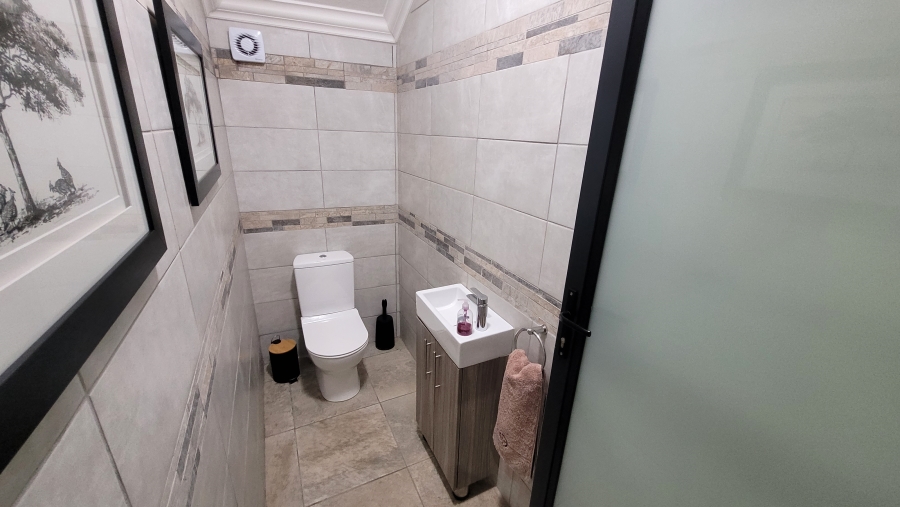4 Bedroom Property for Sale in Marloth Park Mpumalanga