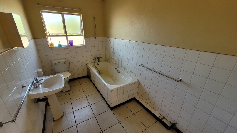 2 Bedroom Property for Sale in Nelspruit Mpumalanga