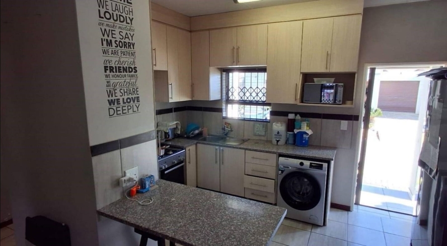 To Let 2 Bedroom Property for Rent in Terra Nova Mpumalanga