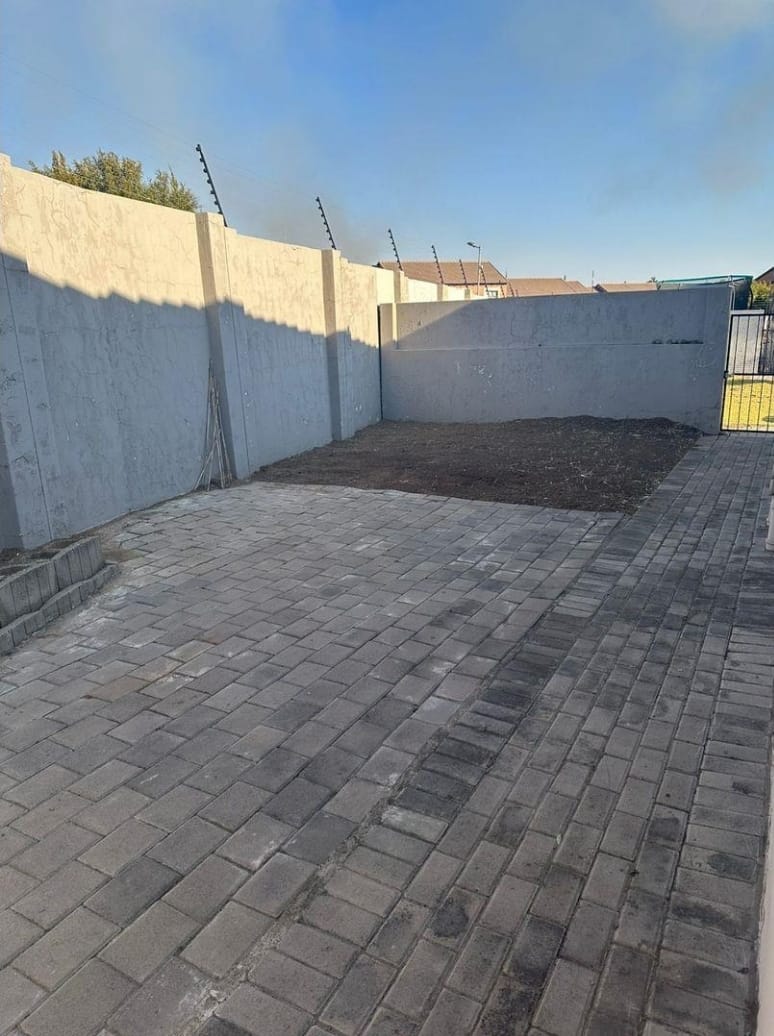 To Let 2 Bedroom Property for Rent in Terra Nova Mpumalanga