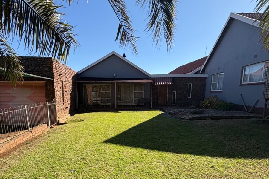 6 Bedroom Property for Sale in Volksrust Mpumalanga