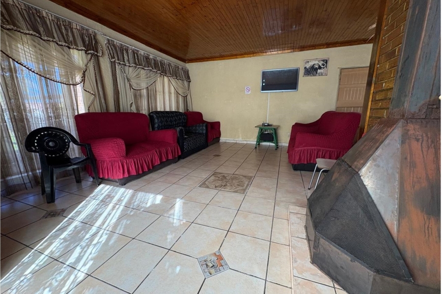 6 Bedroom Property for Sale in Volksrust Mpumalanga