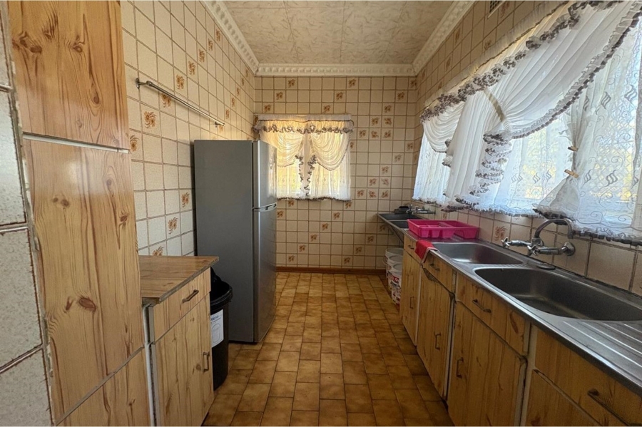 6 Bedroom Property for Sale in Volksrust Mpumalanga
