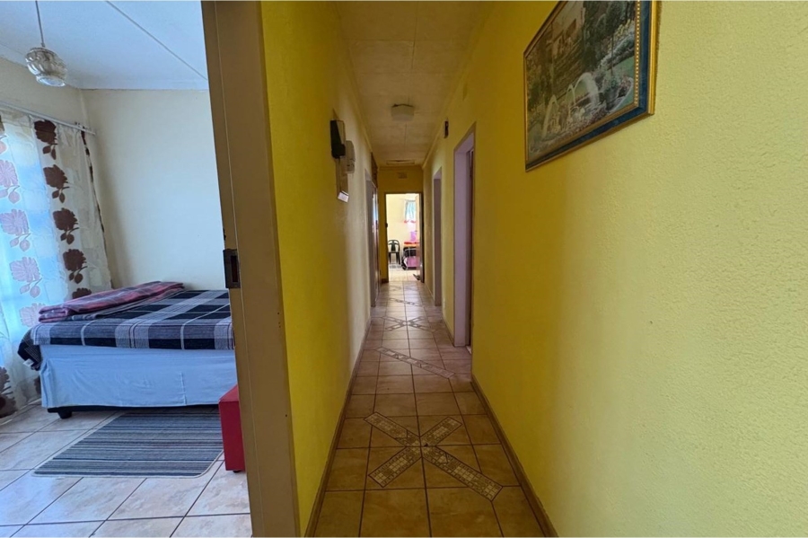 6 Bedroom Property for Sale in Volksrust Mpumalanga