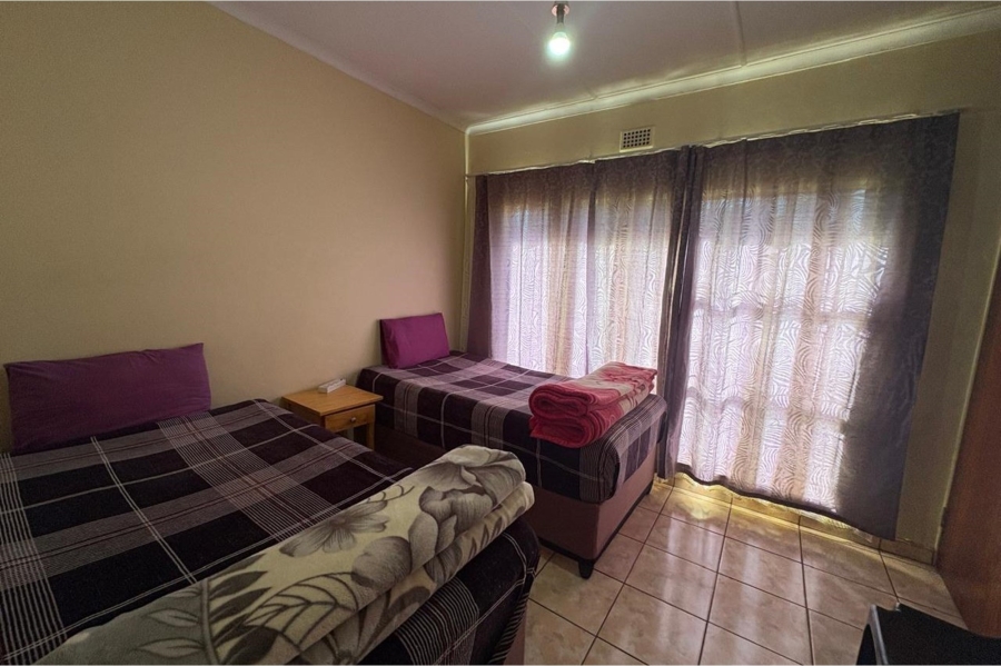 6 Bedroom Property for Sale in Volksrust Mpumalanga