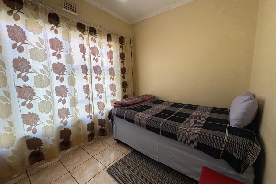 6 Bedroom Property for Sale in Volksrust Mpumalanga