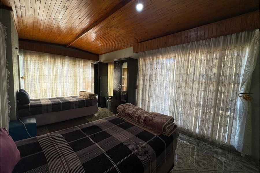 6 Bedroom Property for Sale in Volksrust Mpumalanga