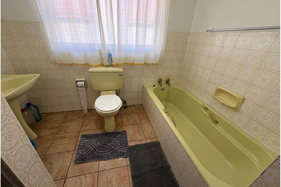 6 Bedroom Property for Sale in Volksrust Mpumalanga
