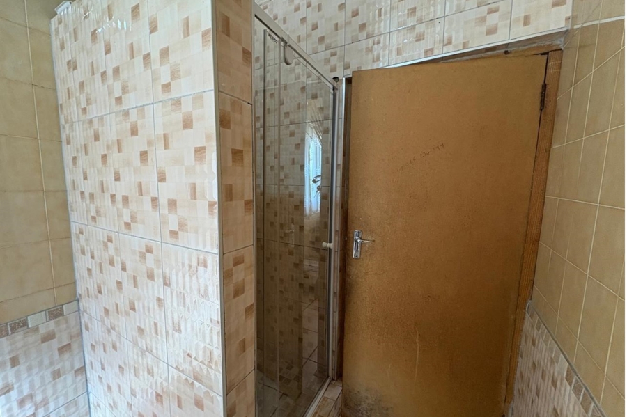 6 Bedroom Property for Sale in Volksrust Mpumalanga