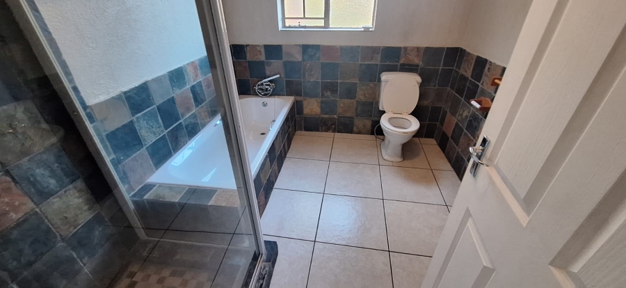 To Let 2 Bedroom Property for Rent in Nelspruit Ext 13 Mpumalanga