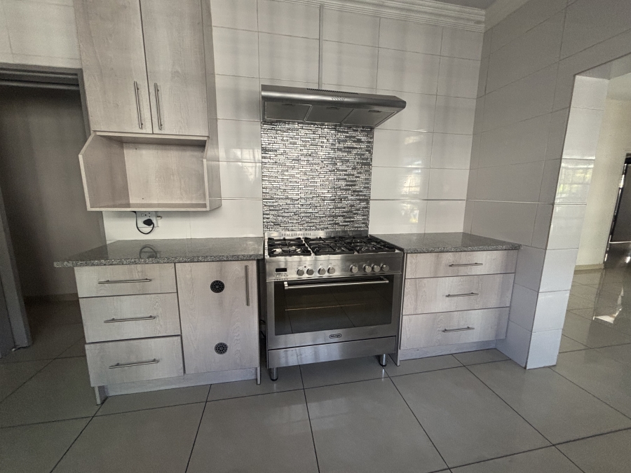 5 Bedroom Property for Sale in Witbank Ext 25 Mpumalanga