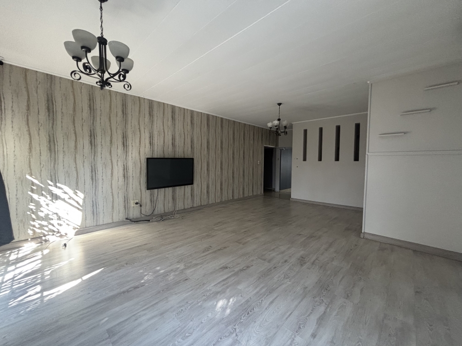 5 Bedroom Property for Sale in Witbank Ext 25 Mpumalanga