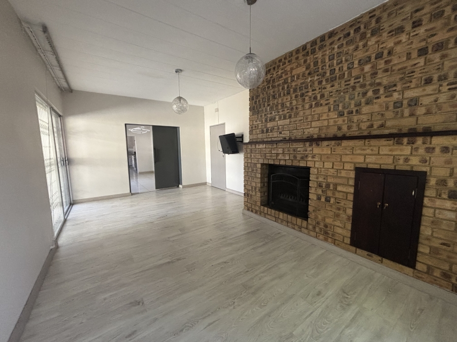 5 Bedroom Property for Sale in Witbank Ext 25 Mpumalanga