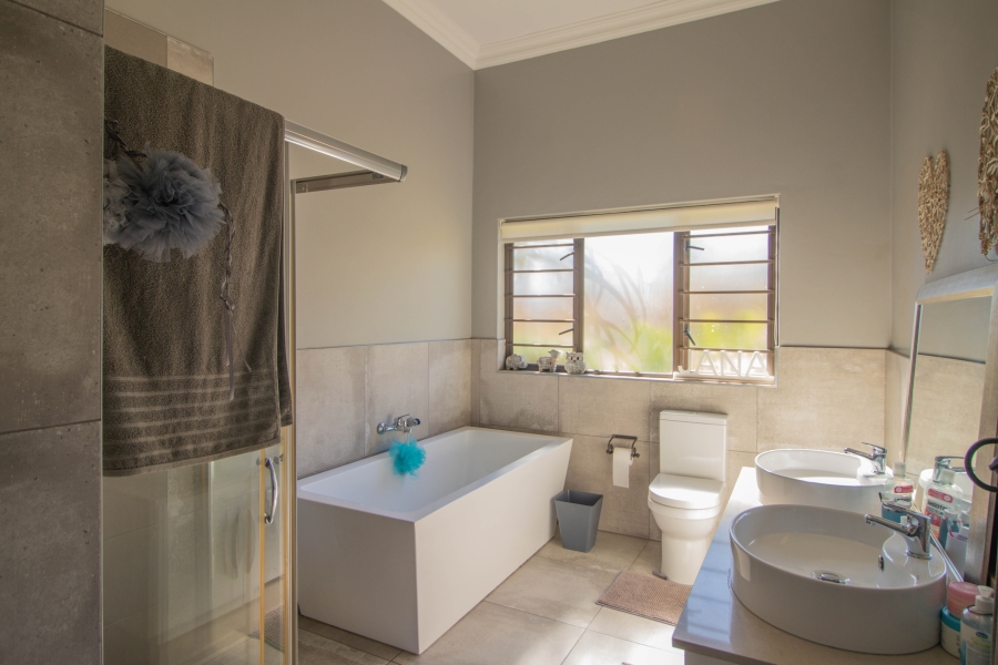 4 Bedroom Property for Sale in The Rest Nature Estate Mpumalanga