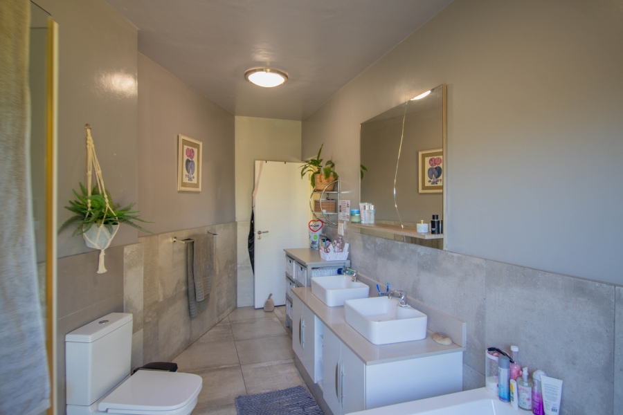 4 Bedroom Property for Sale in The Rest Nature Estate Mpumalanga