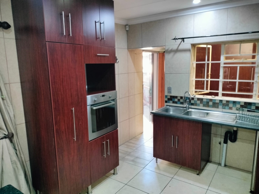 To Let 3 Bedroom Property for Rent in West Acres Mpumalanga