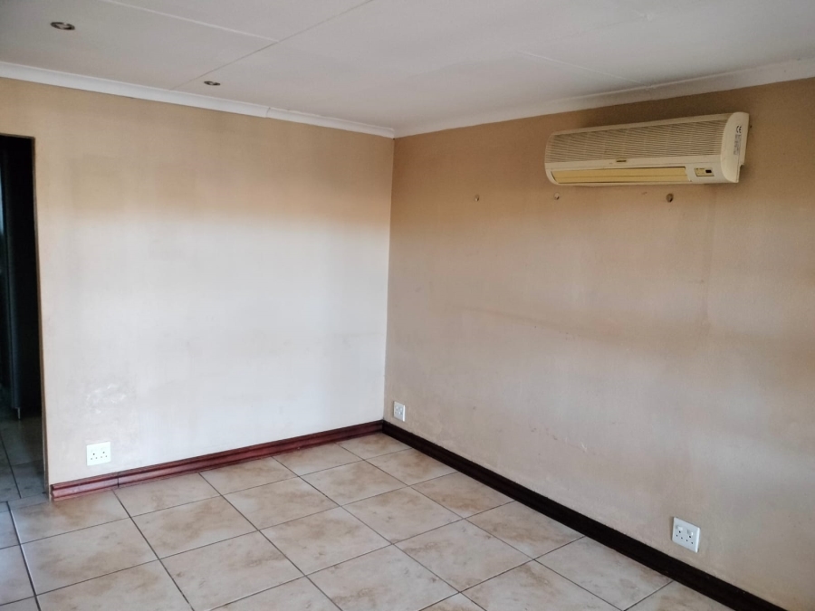 To Let 3 Bedroom Property for Rent in West Acres Mpumalanga