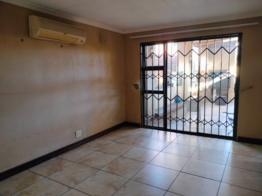 To Let 3 Bedroom Property for Rent in West Acres Mpumalanga