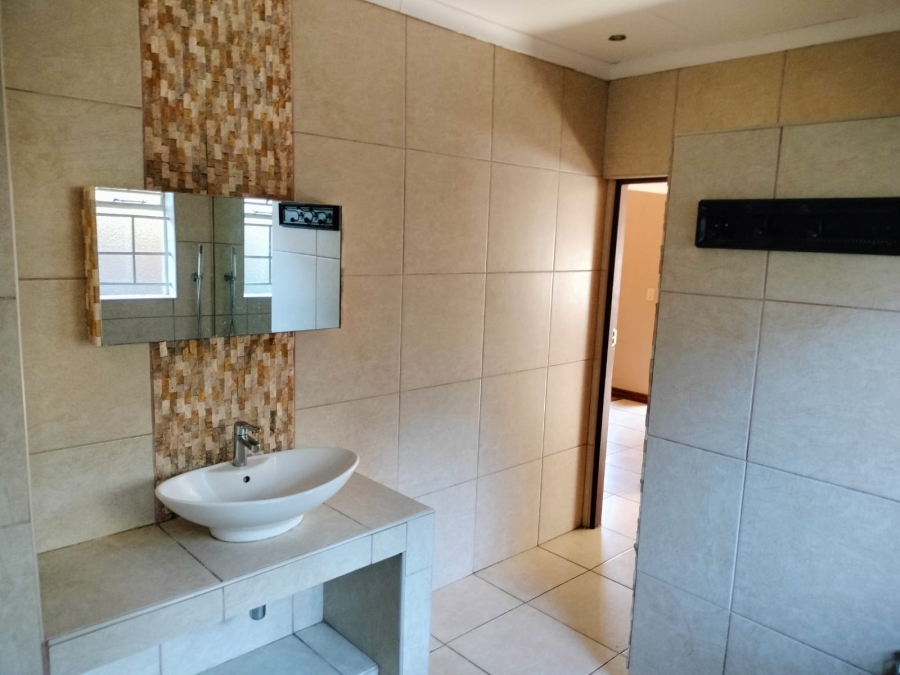 To Let 3 Bedroom Property for Rent in West Acres Mpumalanga