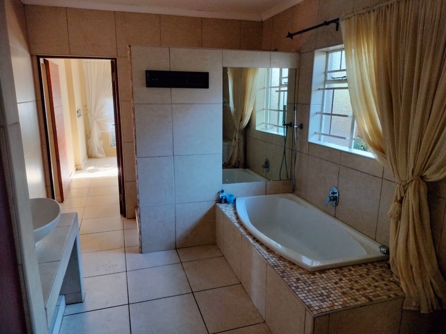 To Let 3 Bedroom Property for Rent in West Acres Mpumalanga