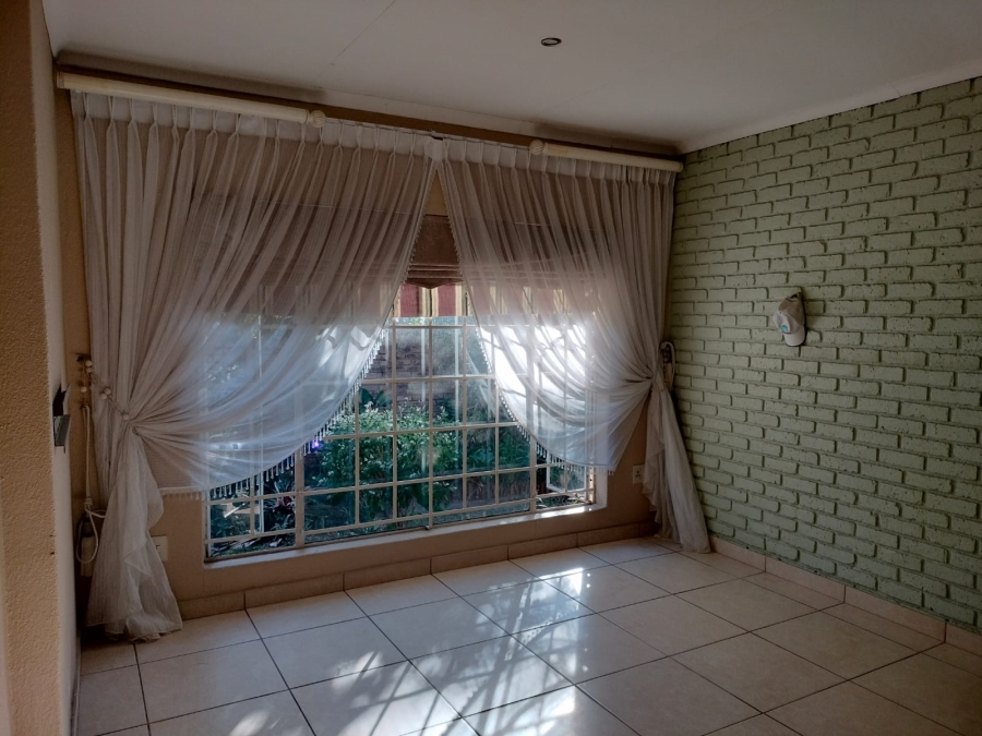 To Let 3 Bedroom Property for Rent in West Acres Mpumalanga