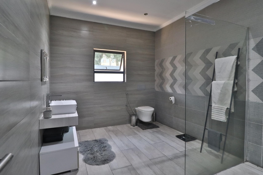 5 Bedroom Property for Sale in Nelspruit Ext 1 Mpumalanga