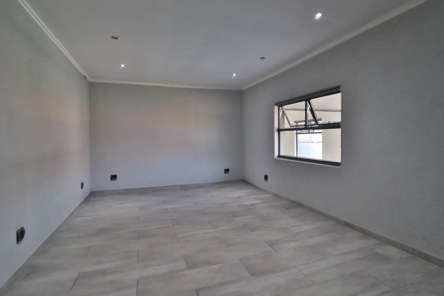 5 Bedroom Property for Sale in Nelspruit Ext 1 Mpumalanga