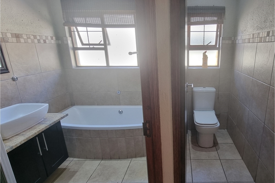 3 Bedroom Property for Sale in Nelspruit Ext 11 Mpumalanga