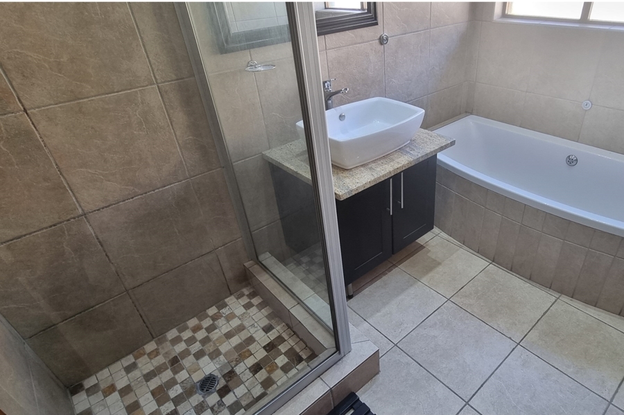 3 Bedroom Property for Sale in Nelspruit Ext 11 Mpumalanga
