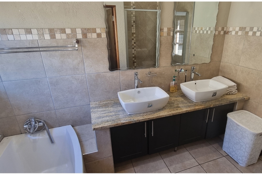 3 Bedroom Property for Sale in Nelspruit Ext 11 Mpumalanga