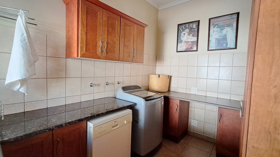 3 Bedroom Property for Sale in Matumi Golf Estate Mpumalanga