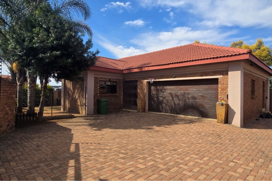 3 Bedroom Property for Sale in Aerorand Mpumalanga
