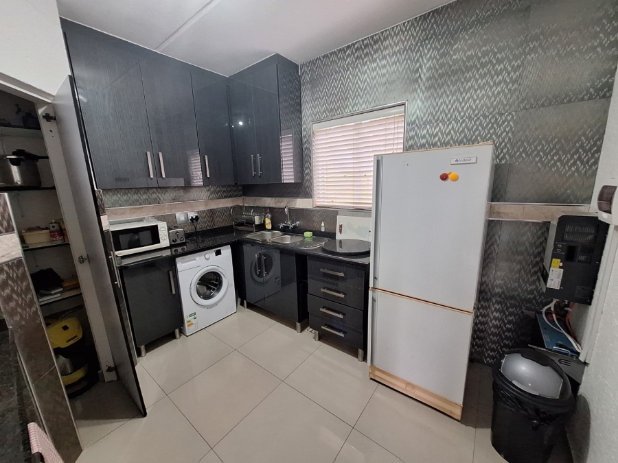 To Let 2 Bedroom Property for Rent in Sonheuwel Mpumalanga