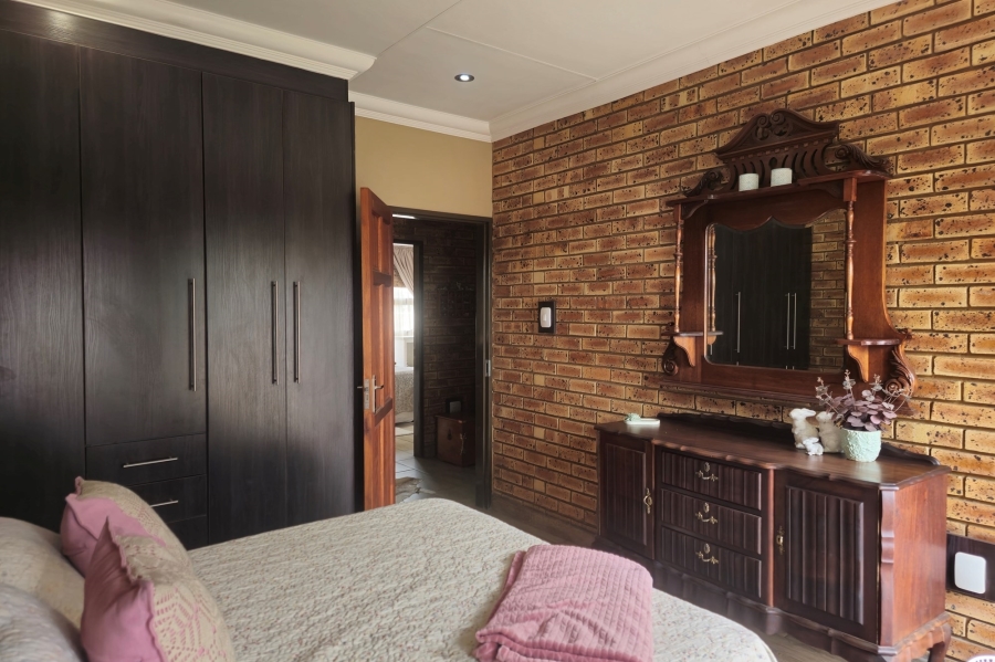 4 Bedroom Property for Sale in Aerorand South Mpumalanga