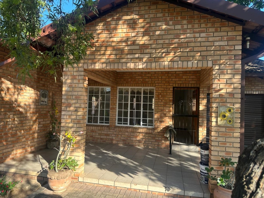 2 Bedroom Property for Sale in West Acres Mpumalanga