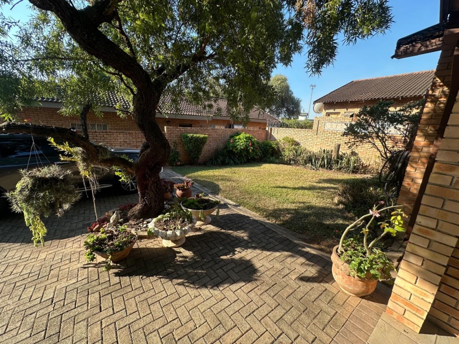 2 Bedroom Property for Sale in West Acres Mpumalanga