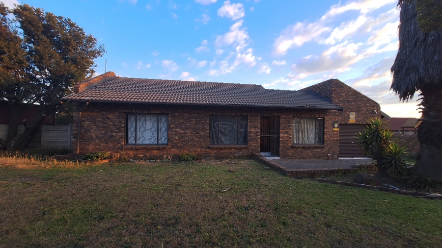 To Let 3 Bedroom Property for Rent in Reyno Ridge Mpumalanga