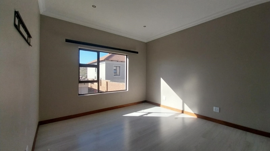 To Let 3 Bedroom Property for Rent in Terra Nova Mpumalanga