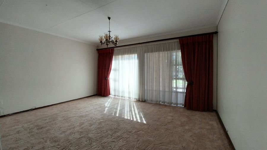 5 Bedroom Property for Sale in Secunda Mpumalanga