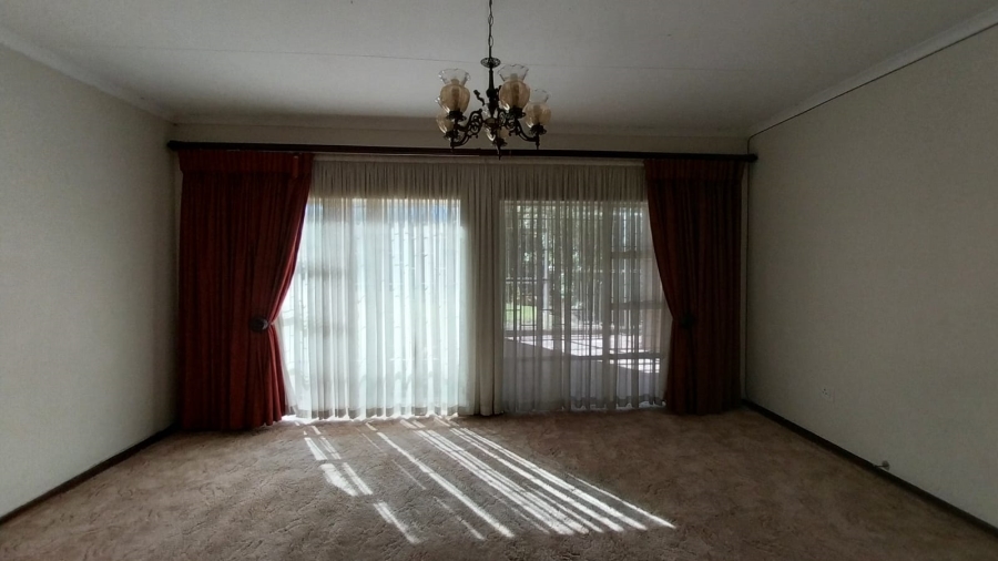 5 Bedroom Property for Sale in Secunda Mpumalanga