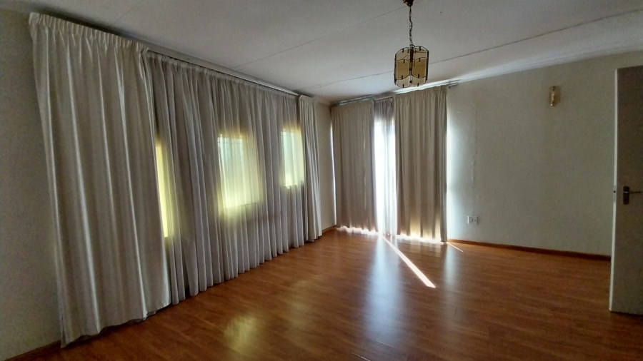 5 Bedroom Property for Sale in Secunda Mpumalanga