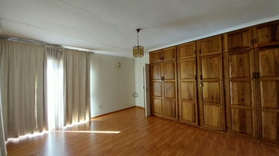 5 Bedroom Property for Sale in Secunda Mpumalanga